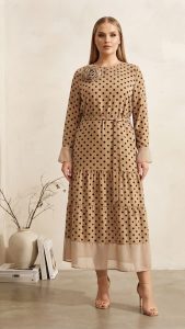 Puantiyeli Çiçek Broşlu Şifon Detaylı Tesettür / Maxi Elbise